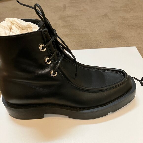 GIVENCHY SQUARED LACE-UP BLACK LEATHER WOMEN'S ANKLE BOOTS Sz. 36.5 Exc Cond - Picture 2 of 7